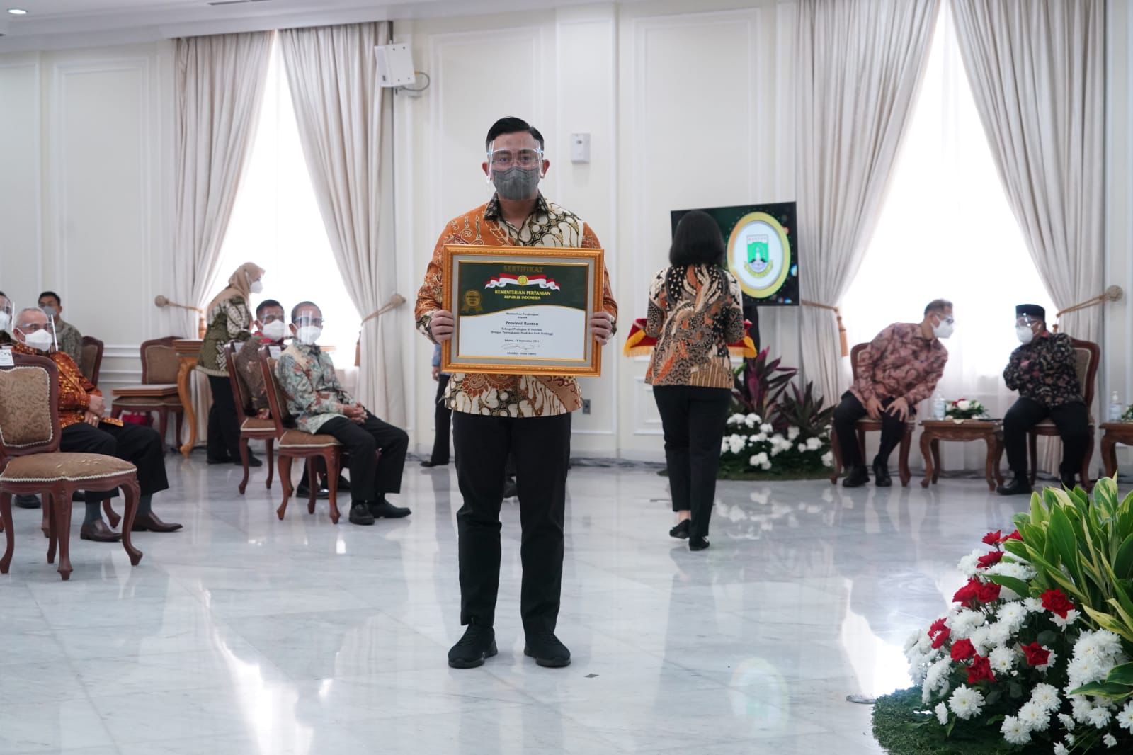 Andika Terima Penghargaan Bankti Tani